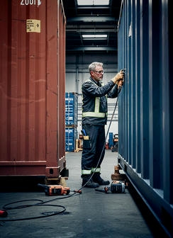 Размещение, аренда, ремонт и перевозка контейнеров